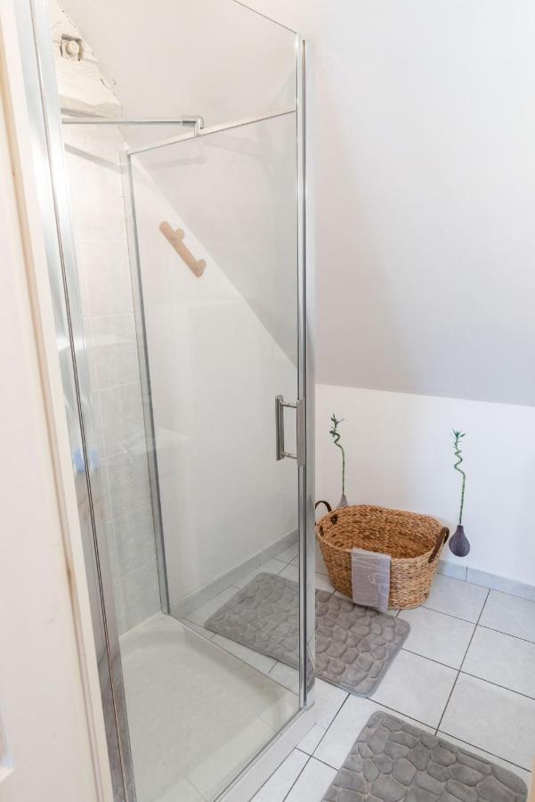 Appartement Rien Que Pour Vous Proche Centre Ville Laval  Exterior foto